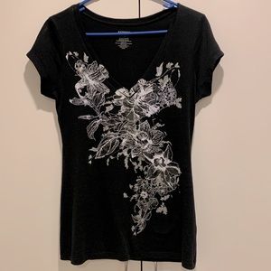 Express v-neck floral tee